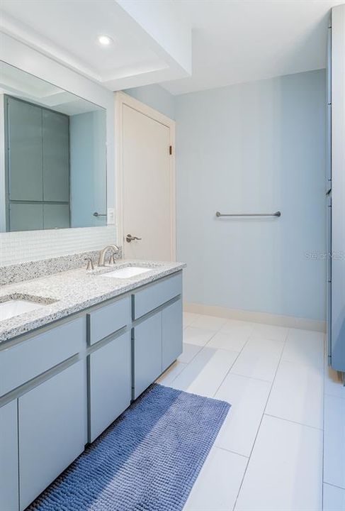 Activo con contrato: $670,000 (3 camas, 2 baños, 2575 Pies cuadrados)