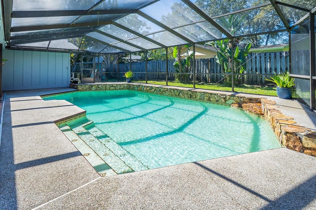 Activo con contrato: $670,000 (3 camas, 2 baños, 2575 Pies cuadrados)