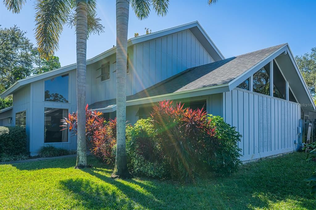 Activo con contrato: $670,000 (3 camas, 2 baños, 2575 Pies cuadrados)