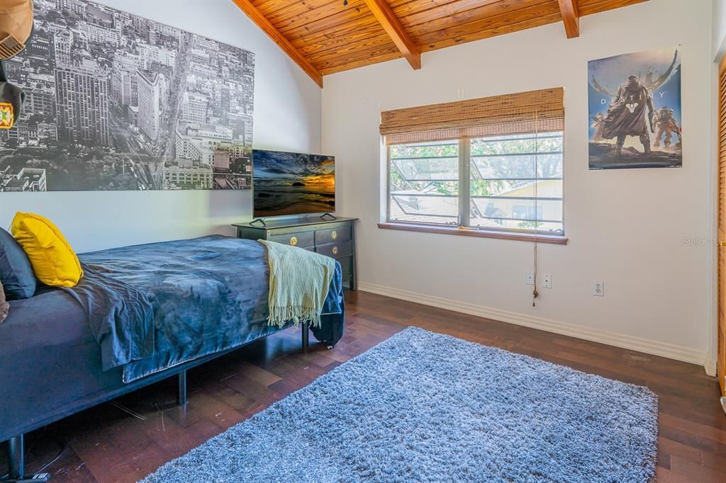 Activo con contrato: $670,000 (3 camas, 2 baños, 2575 Pies cuadrados)