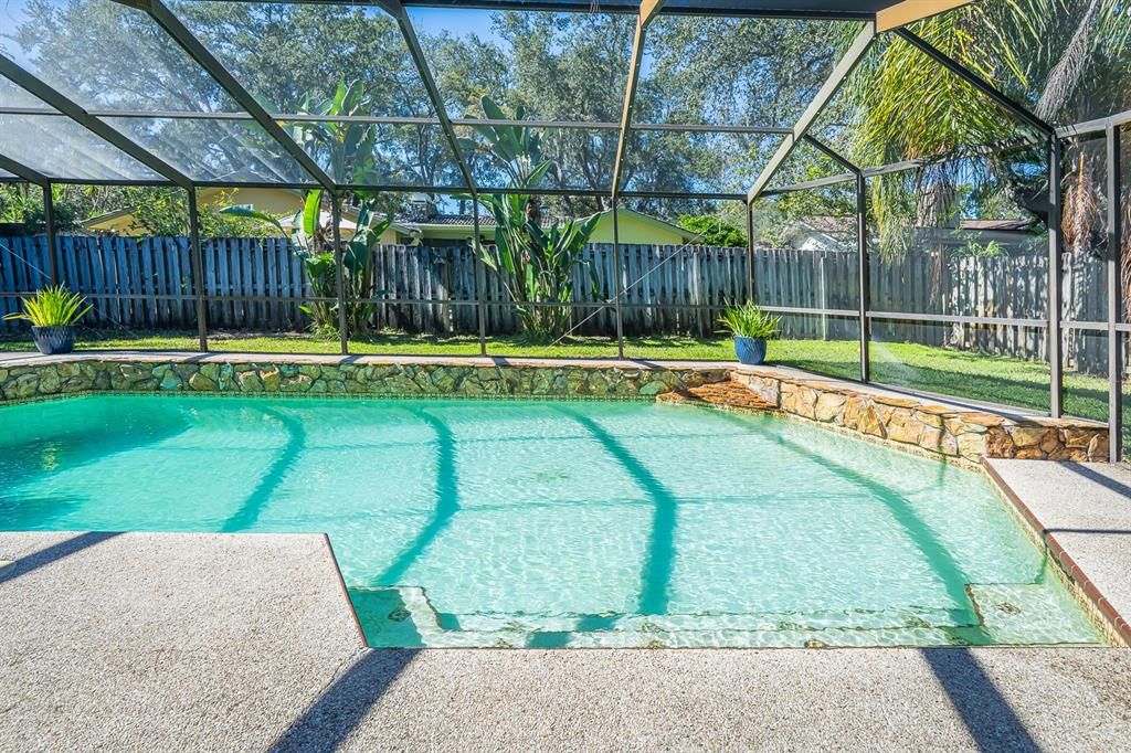 Activo con contrato: $670,000 (3 camas, 2 baños, 2575 Pies cuadrados)