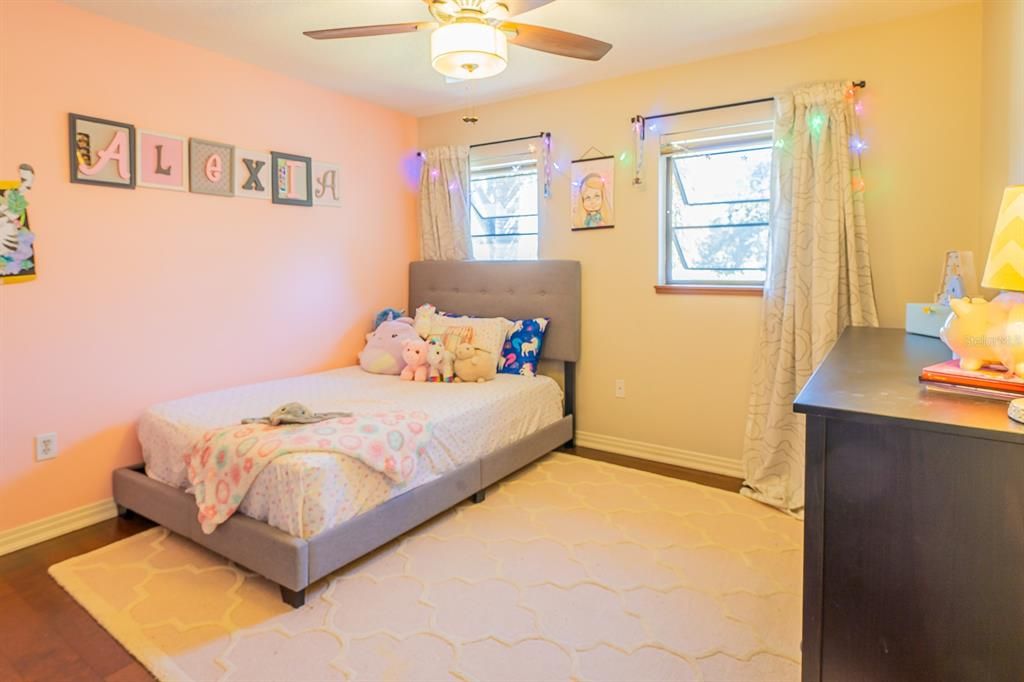 Activo con contrato: $670,000 (3 camas, 2 baños, 2575 Pies cuadrados)