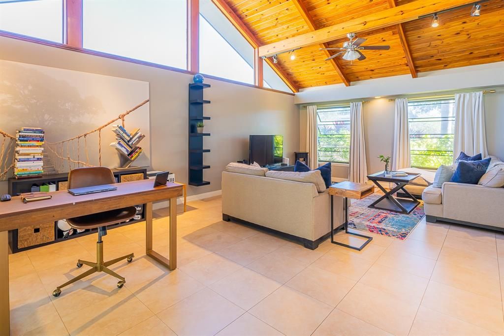 Activo con contrato: $670,000 (3 camas, 2 baños, 2575 Pies cuadrados)