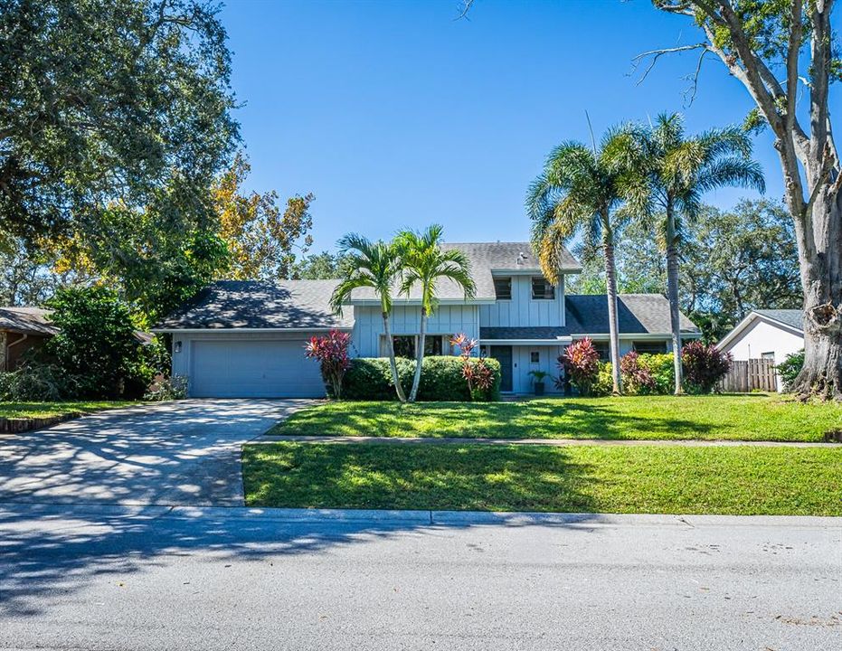 Activo con contrato: $670,000 (3 camas, 2 baños, 2575 Pies cuadrados)