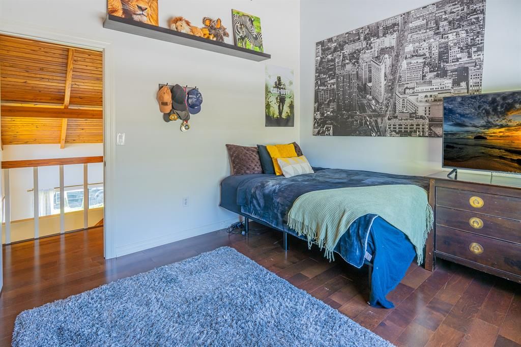 Activo con contrato: $670,000 (3 camas, 2 baños, 2575 Pies cuadrados)