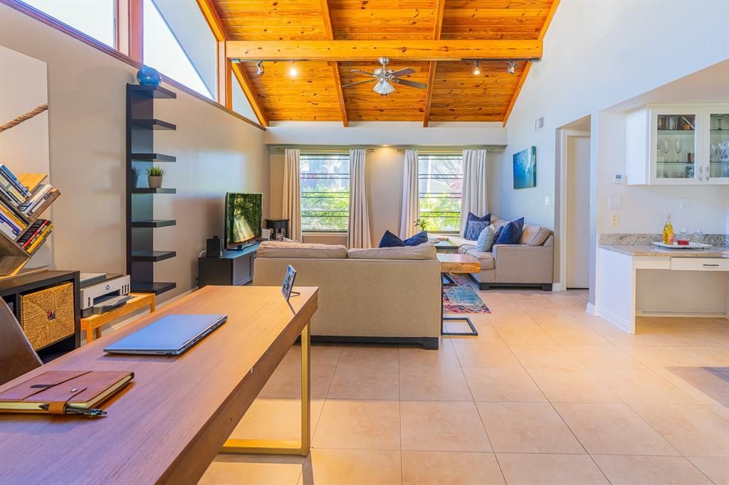 Activo con contrato: $670,000 (3 camas, 2 baños, 2575 Pies cuadrados)