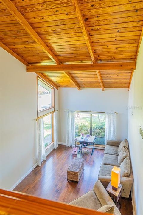 Activo con contrato: $670,000 (3 camas, 2 baños, 2575 Pies cuadrados)