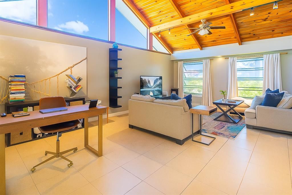 Activo con contrato: $670,000 (3 camas, 2 baños, 2575 Pies cuadrados)