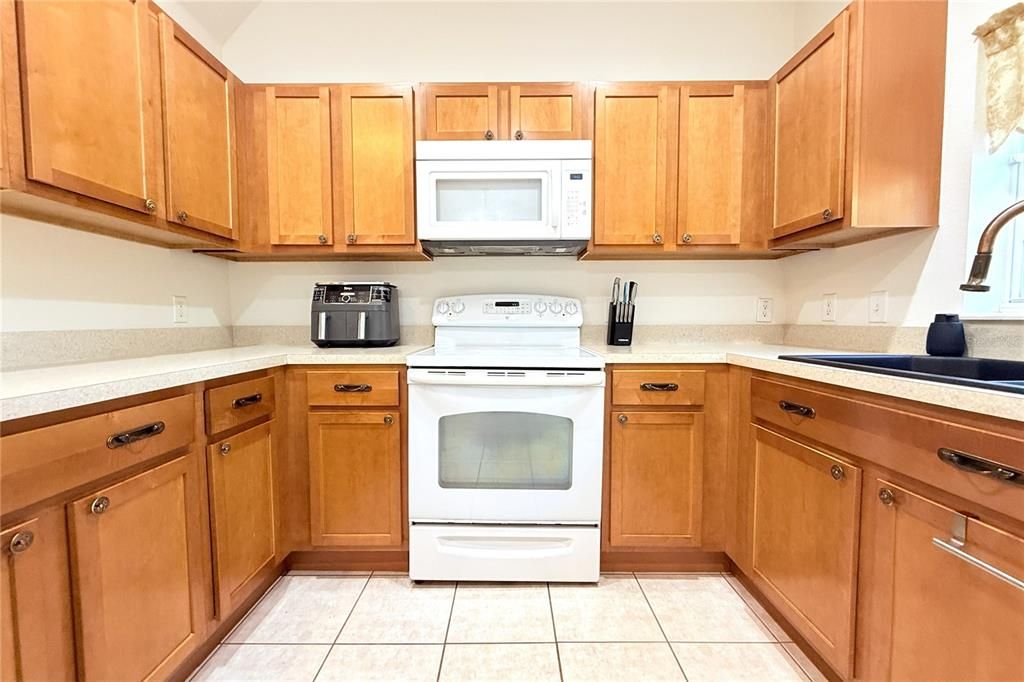 For Sale: $260,000 (2 beds, 2 baths, 1448 Square Feet)