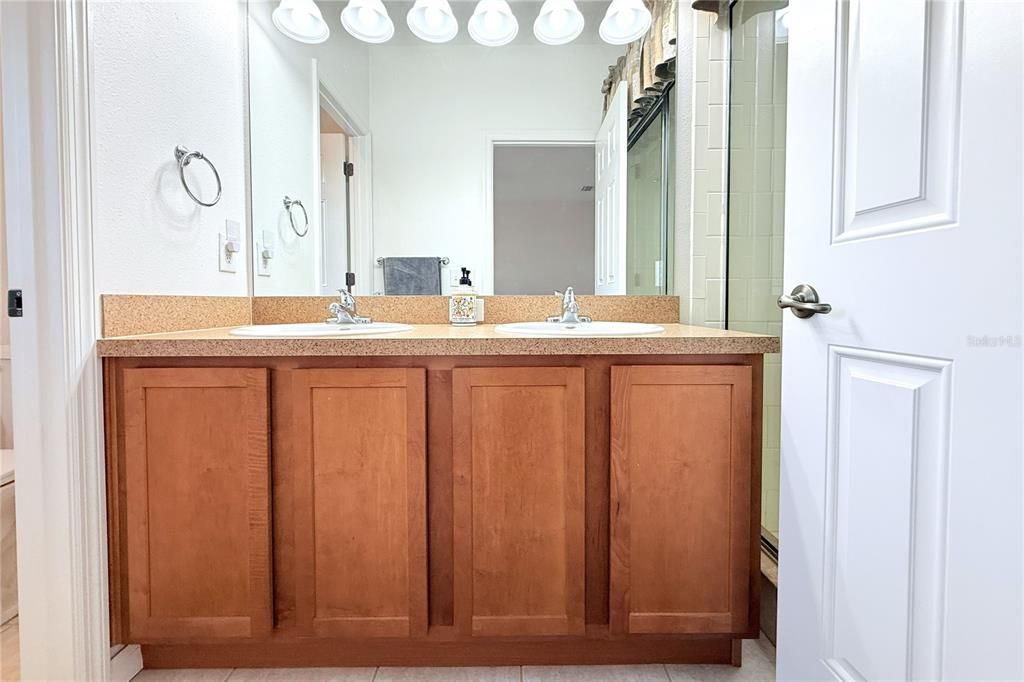 For Sale: $260,000 (2 beds, 2 baths, 1448 Square Feet)