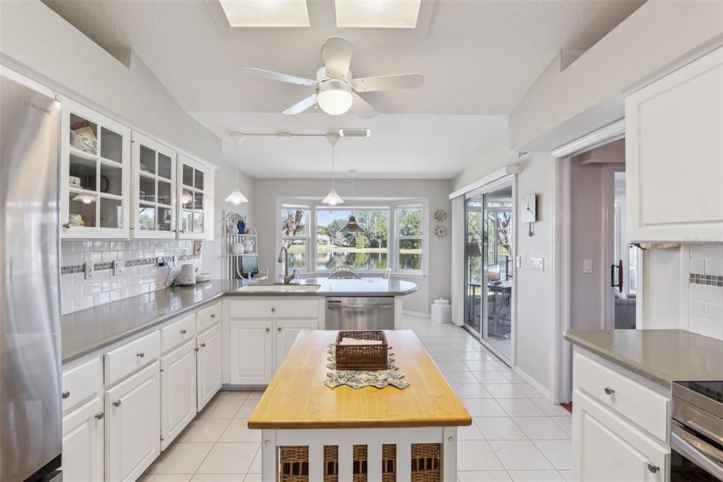 Active With Contract: $320,000 (3 beds, 2 baths, 1926 Square Feet)