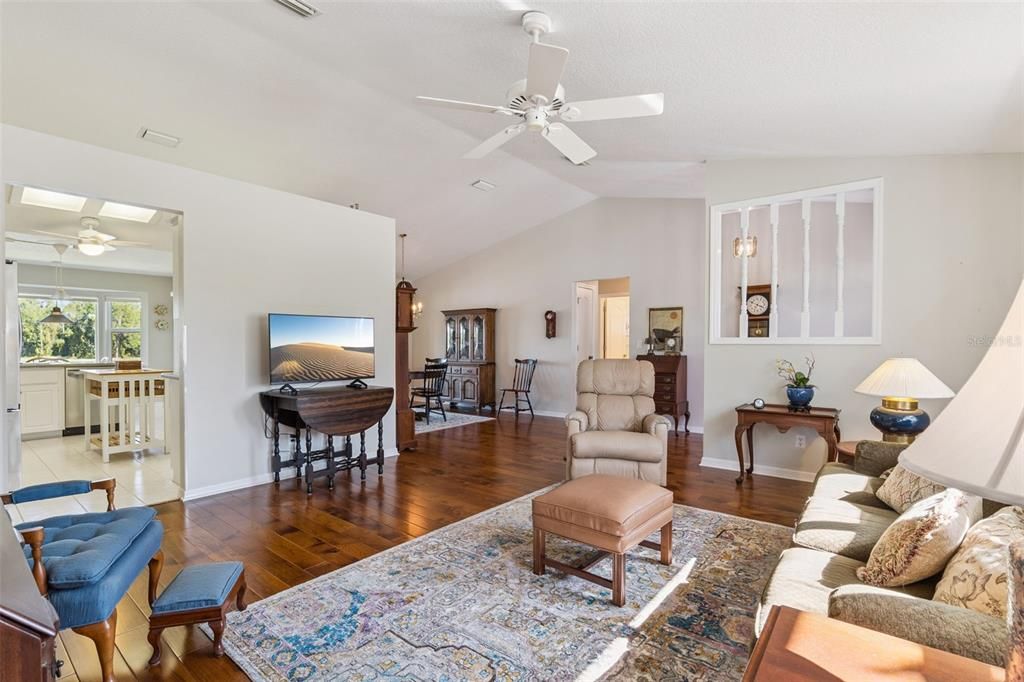 Active With Contract: $320,000 (3 beds, 2 baths, 1926 Square Feet)