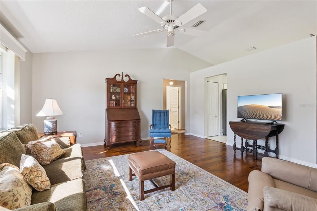 Active With Contract: $320,000 (3 beds, 2 baths, 1926 Square Feet)