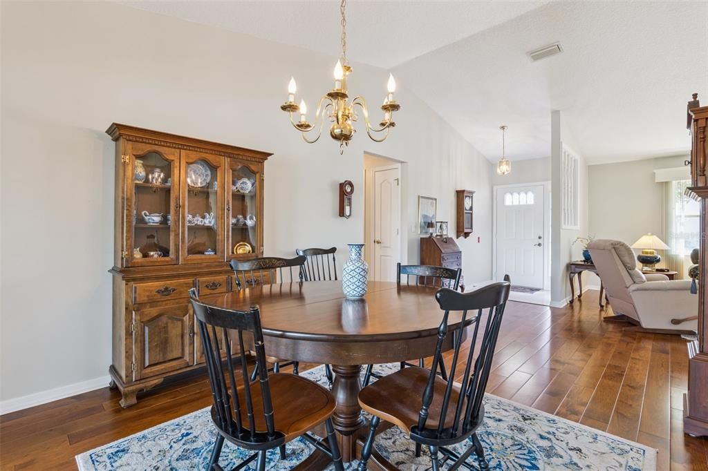 Active With Contract: $320,000 (3 beds, 2 baths, 1926 Square Feet)