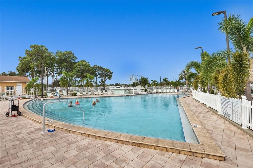 For Sale: $249,900 (2 beds, 2 baths, 1032 Square Feet)