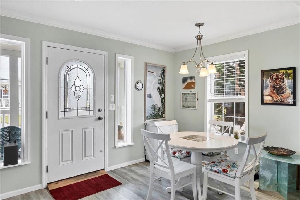 For Sale: $249,900 (2 beds, 2 baths, 1032 Square Feet)