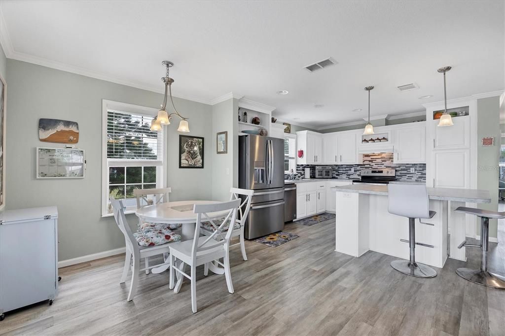 For Sale: $249,900 (2 beds, 2 baths, 1032 Square Feet)