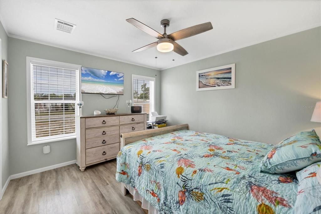 For Sale: $249,900 (2 beds, 2 baths, 1032 Square Feet)