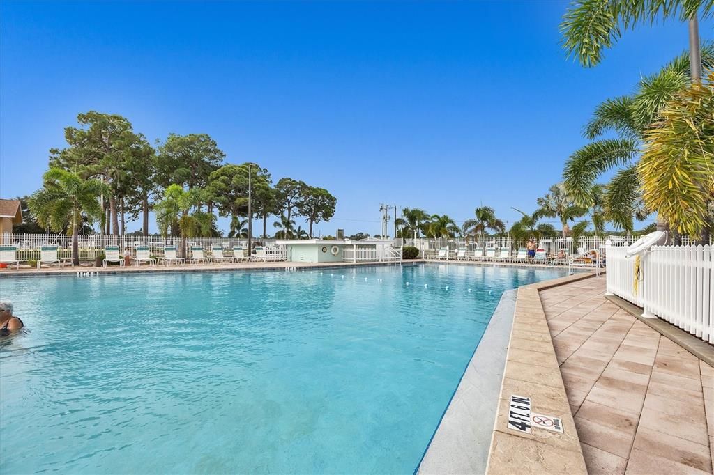 For Sale: $249,900 (2 beds, 2 baths, 1032 Square Feet)