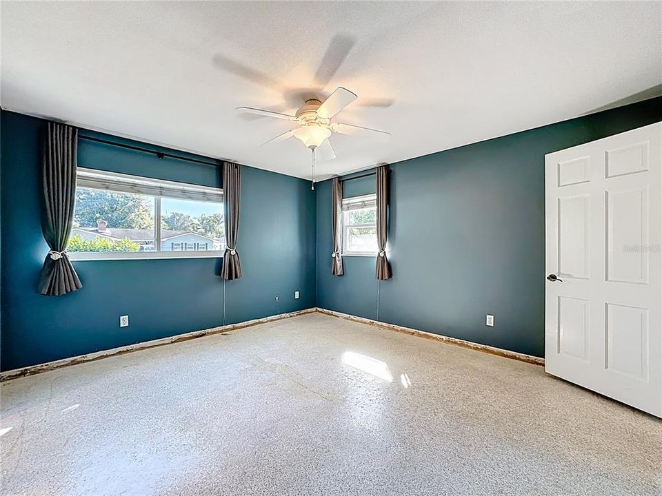 待售: $425,000 (3 贝兹, 2 浴室, 1649 平方英尺)