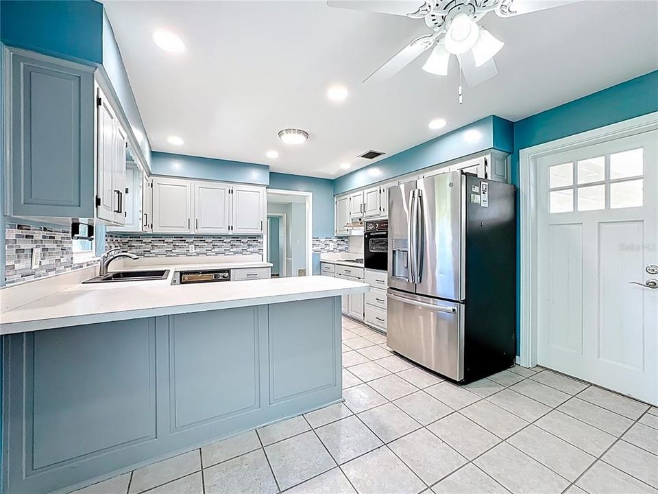 待售: $425,000 (3 贝兹, 2 浴室, 1649 平方英尺)