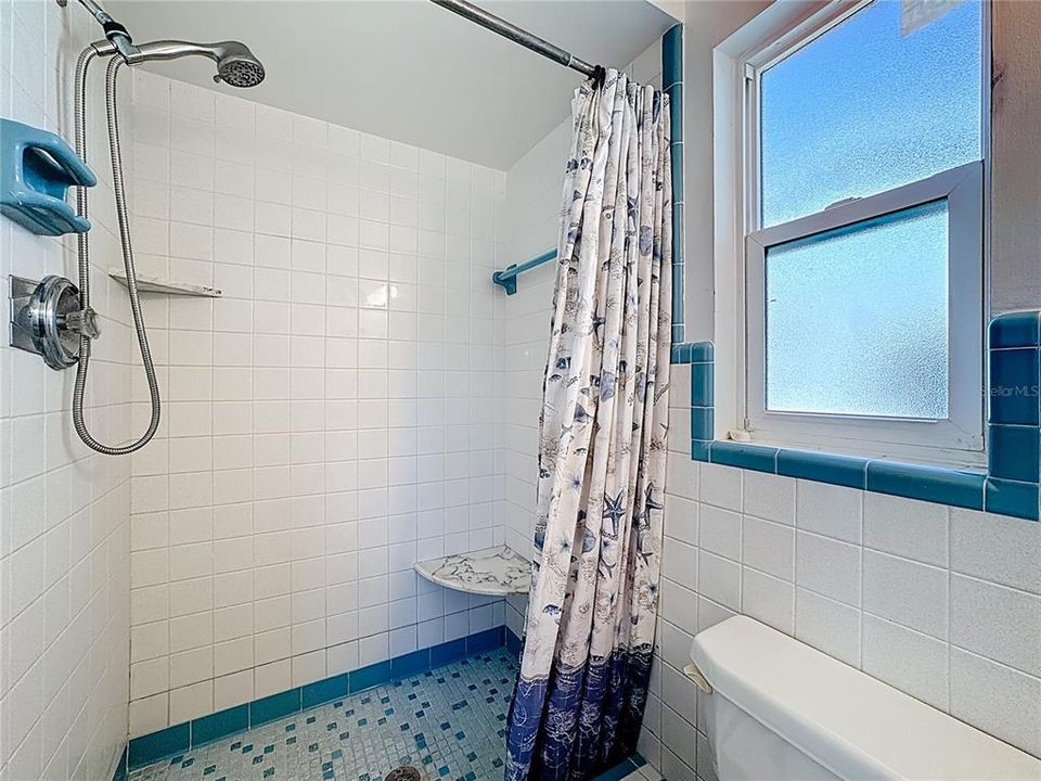 待售: $425,000 (3 贝兹, 2 浴室, 1649 平方英尺)