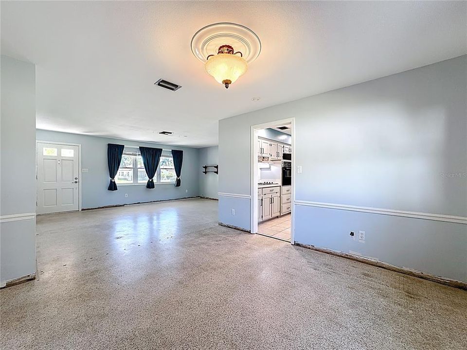 待售: $425,000 (3 贝兹, 2 浴室, 1649 平方英尺)