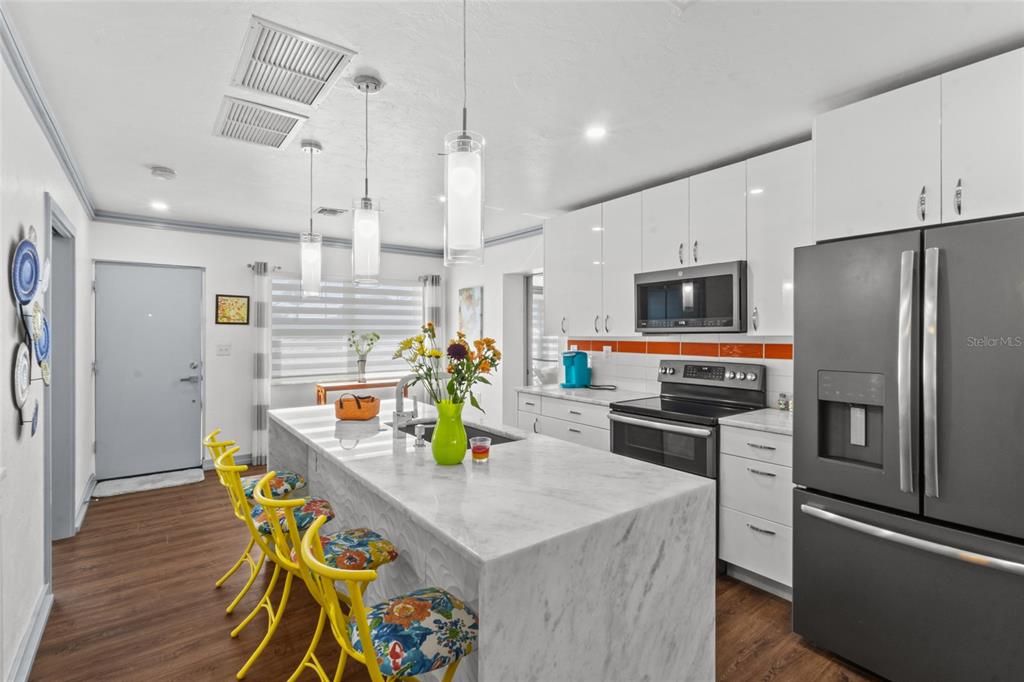 На продажу: $599,000 (3 спален, 0 ванн, 1952 Квадратных фут)