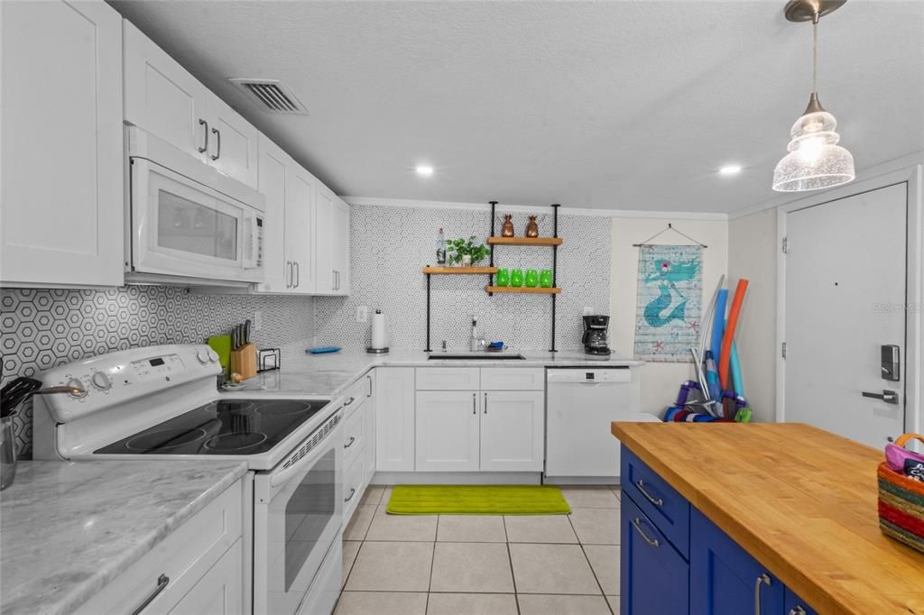 На продажу: $599,000 (3 спален, 0 ванн, 1952 Квадратных фут)