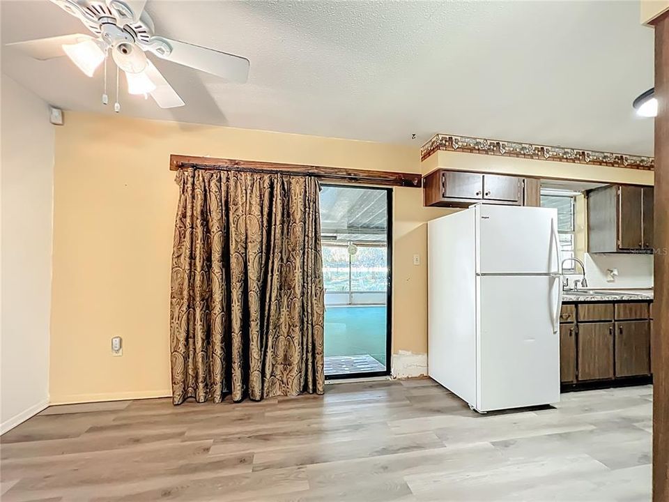 На продажу: $359,000 (3 спален, 2 ванн, 1200 Квадратных фут)