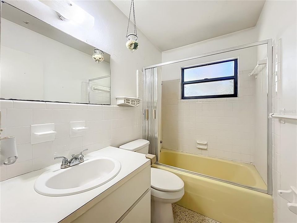 На продажу: $359,000 (3 спален, 2 ванн, 1200 Квадратных фут)