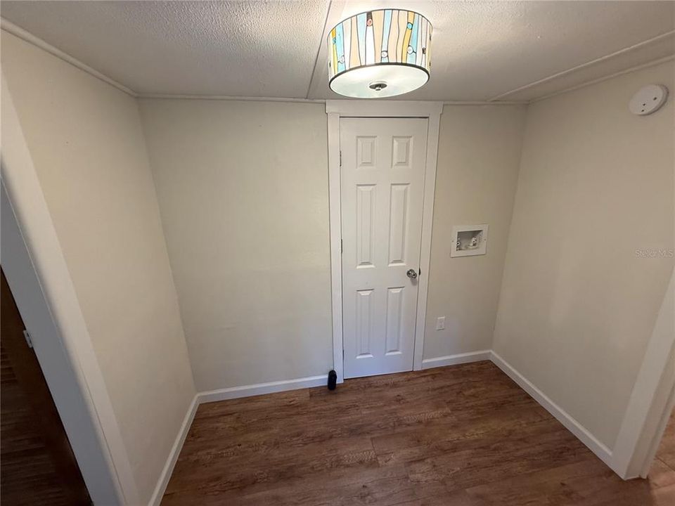 На продажу: $139,000 (2 спален, 2 ванн, 840 Квадратных фут)