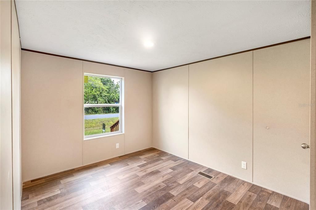 For Sale: $420,000 (4 beds, 2 baths, 1568 Square Feet)