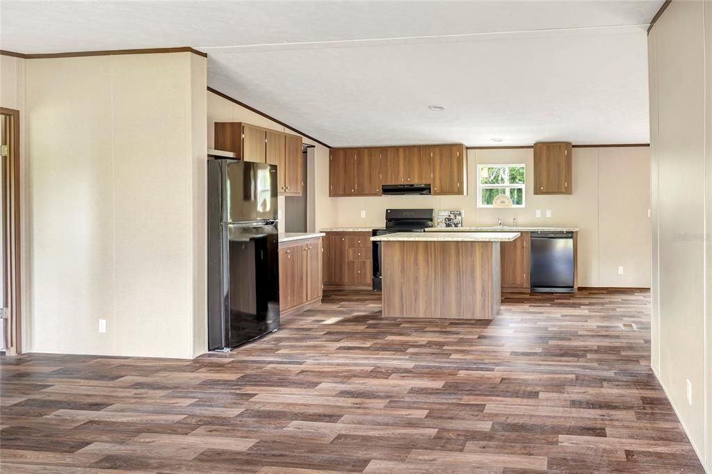 For Sale: $420,000 (4 beds, 2 baths, 1568 Square Feet)