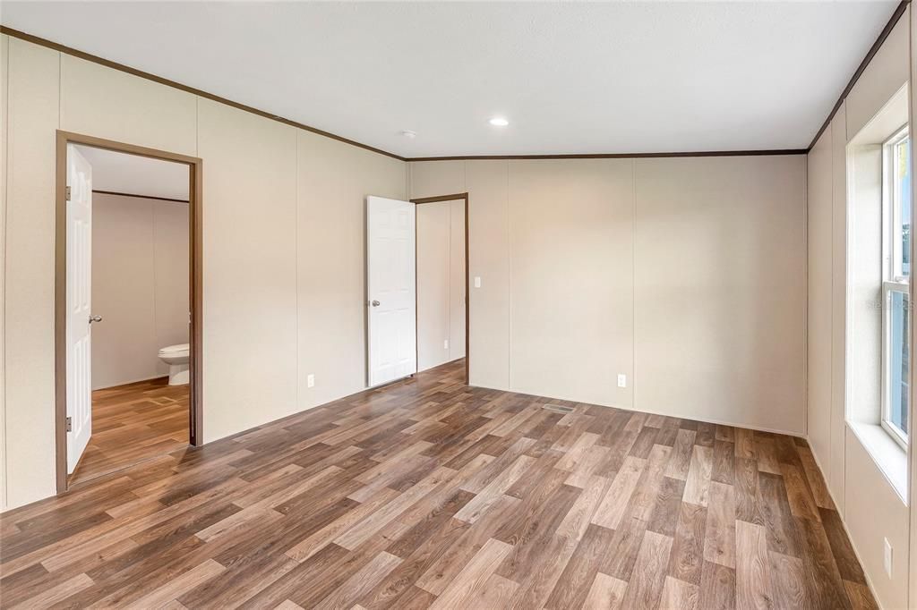 For Sale: $420,000 (4 beds, 2 baths, 1568 Square Feet)