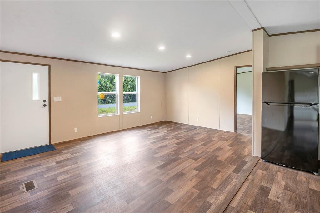 For Sale: $420,000 (4 beds, 2 baths, 1568 Square Feet)