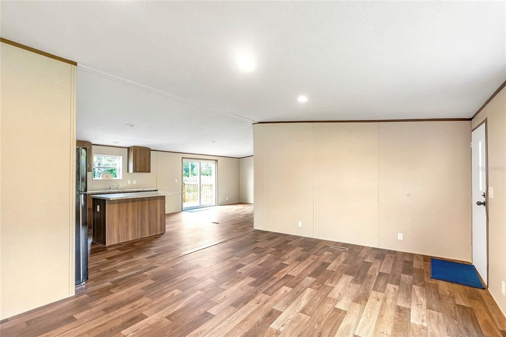 For Sale: $420,000 (4 beds, 2 baths, 1568 Square Feet)