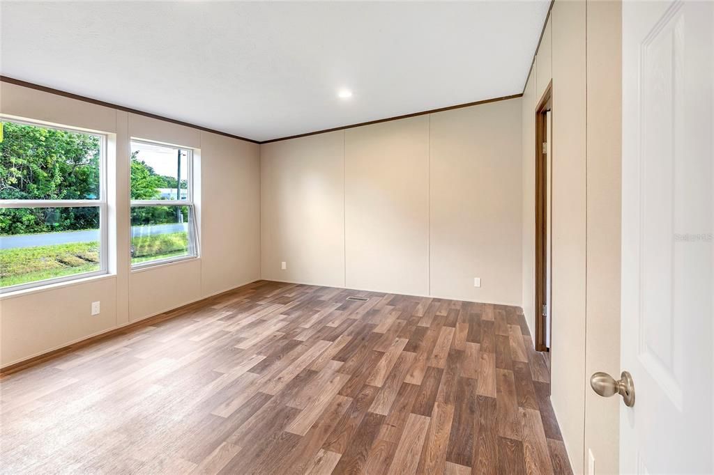 For Sale: $420,000 (4 beds, 2 baths, 1568 Square Feet)