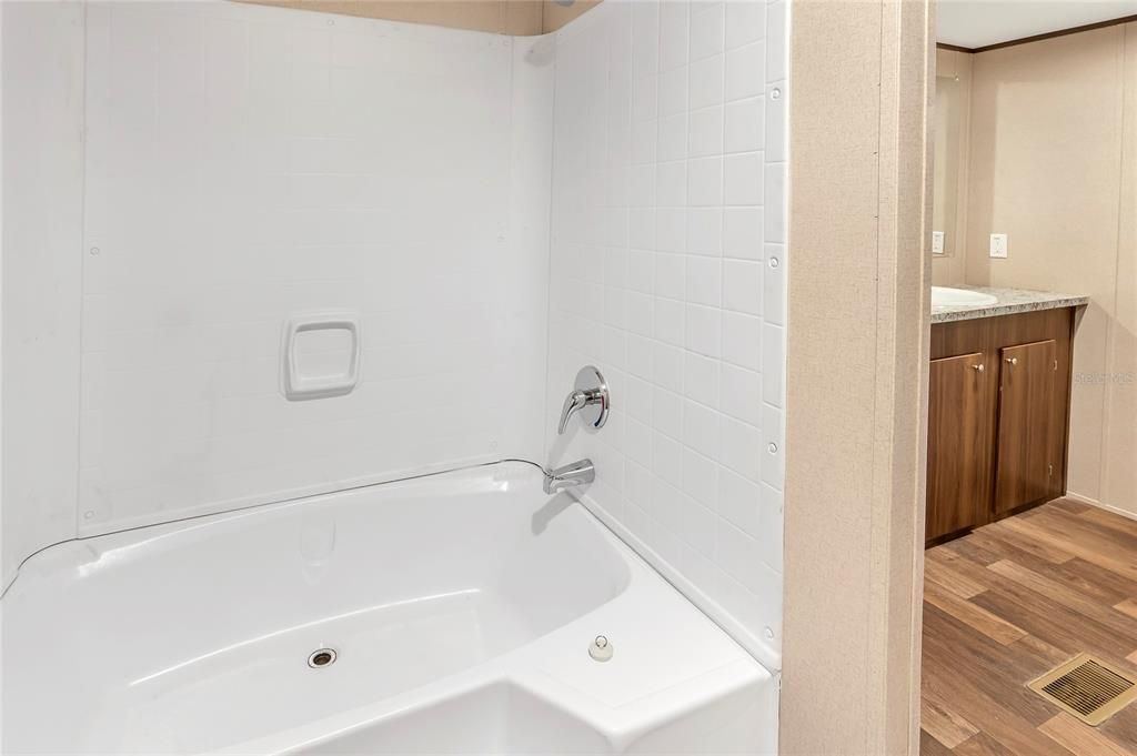 For Sale: $420,000 (4 beds, 2 baths, 1568 Square Feet)