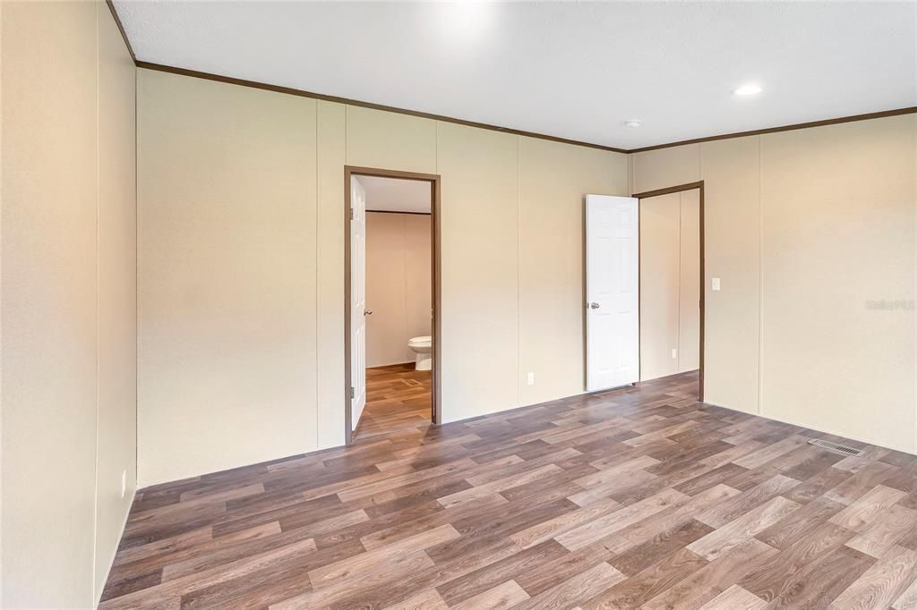 For Sale: $420,000 (4 beds, 2 baths, 1568 Square Feet)