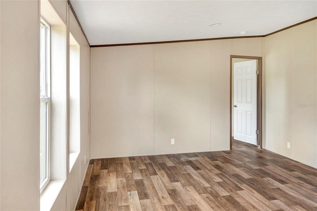 For Sale: $420,000 (4 beds, 2 baths, 1568 Square Feet)