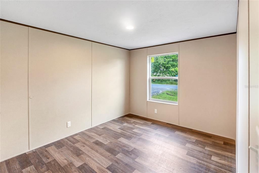 For Sale: $420,000 (4 beds, 2 baths, 1568 Square Feet)