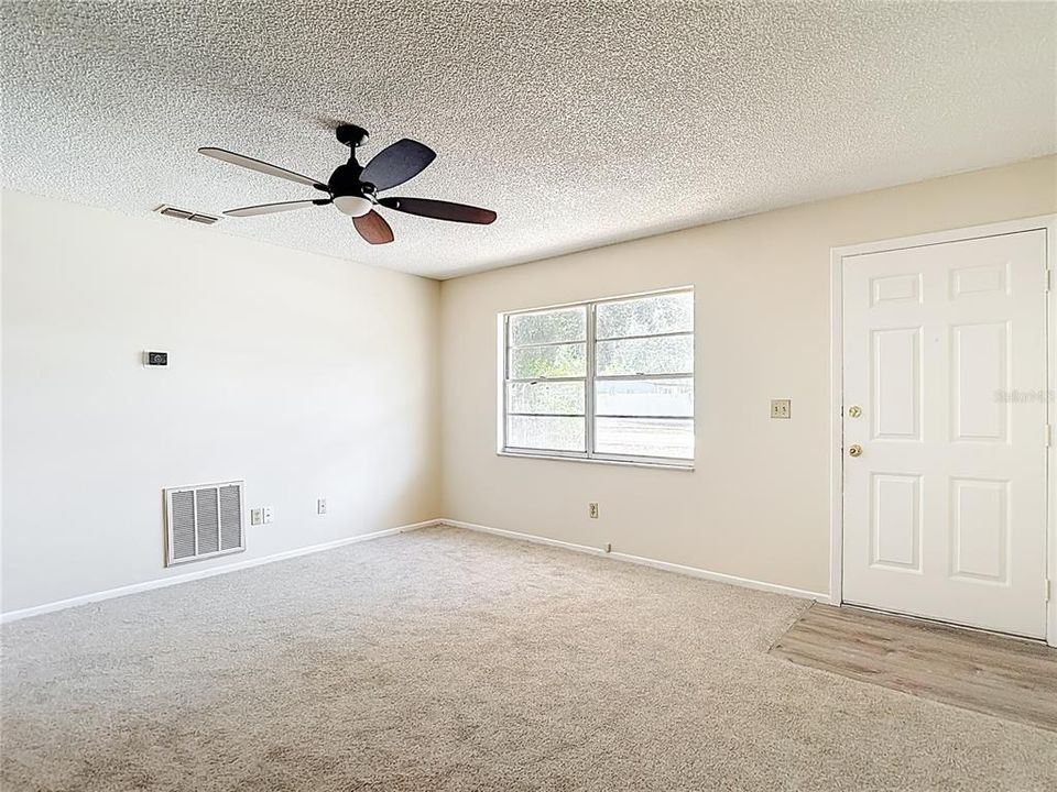 Activo con contrato: $349,900 (4 camas, 0 baños, 1690 Pies cuadrados)