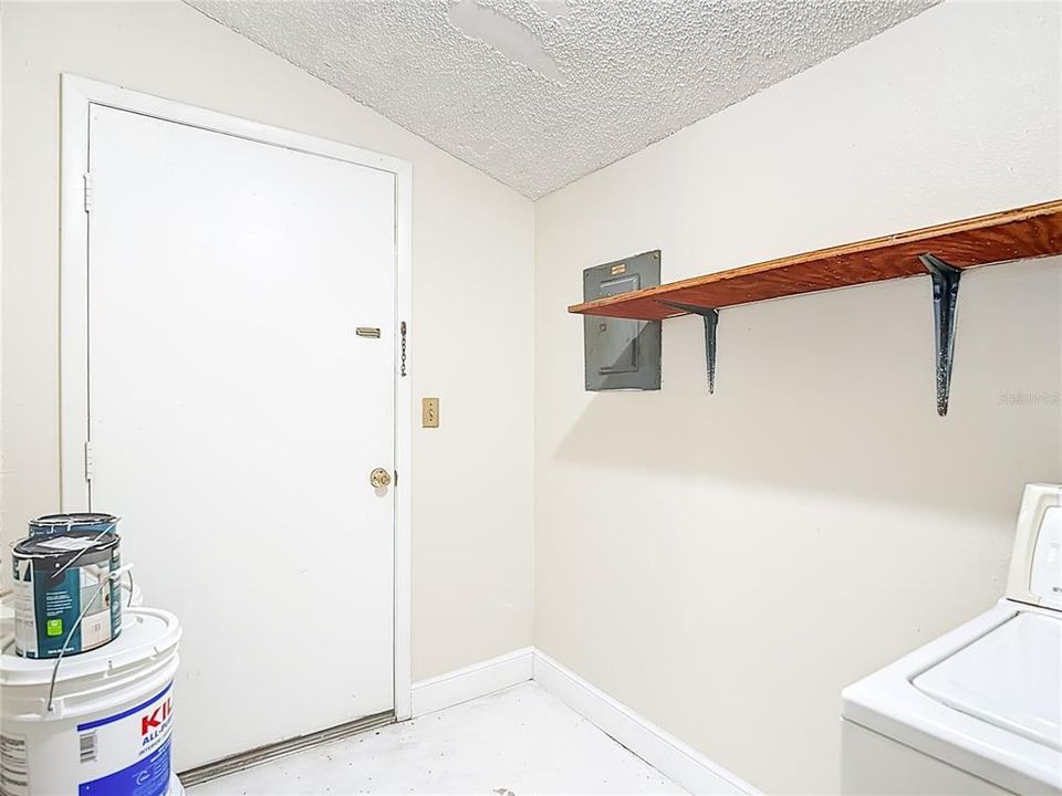 Activo con contrato: $349,900 (4 camas, 0 baños, 1690 Pies cuadrados)