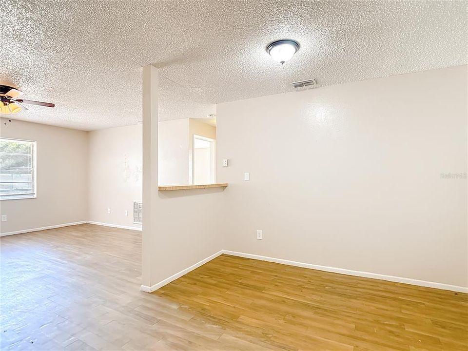 Activo con contrato: $349,900 (4 camas, 0 baños, 1690 Pies cuadrados)