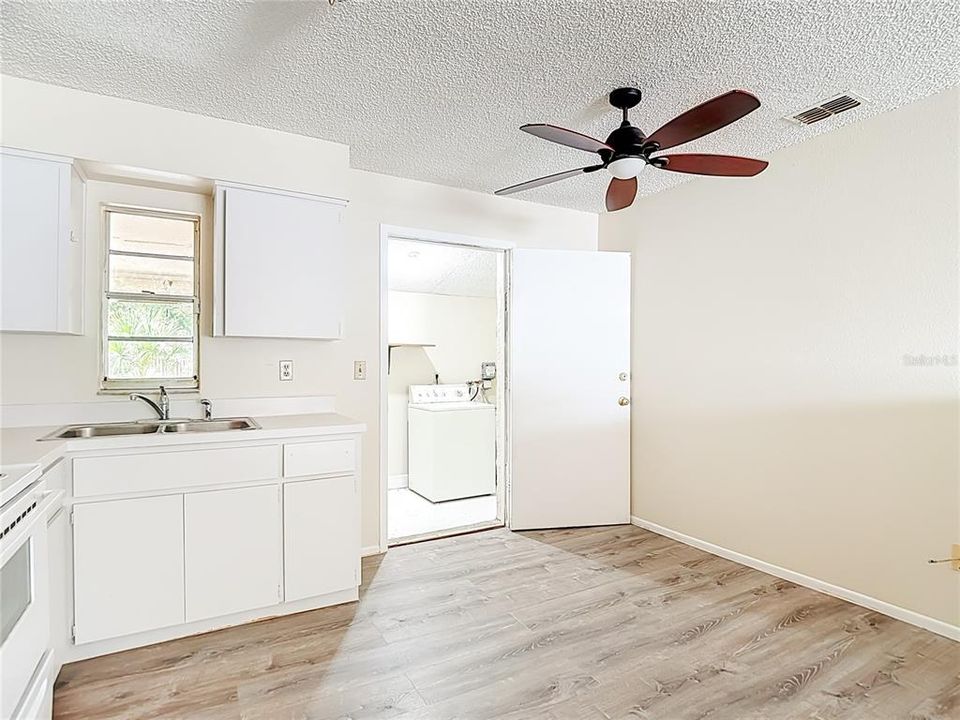 Activo con contrato: $349,900 (4 camas, 0 baños, 1690 Pies cuadrados)