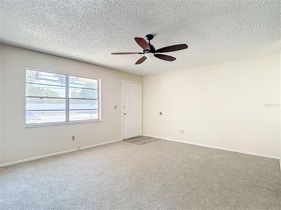 Activo con contrato: $349,900 (4 camas, 0 baños, 1690 Pies cuadrados)