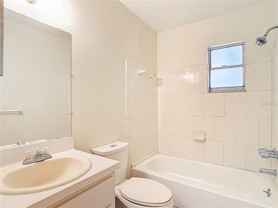 Activo con contrato: $349,900 (4 camas, 0 baños, 1690 Pies cuadrados)