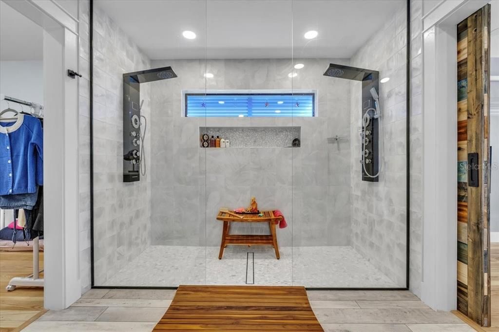 На продажу: $1,100,000 (4 спален, 4 ванн, 2402 Квадратных фут)