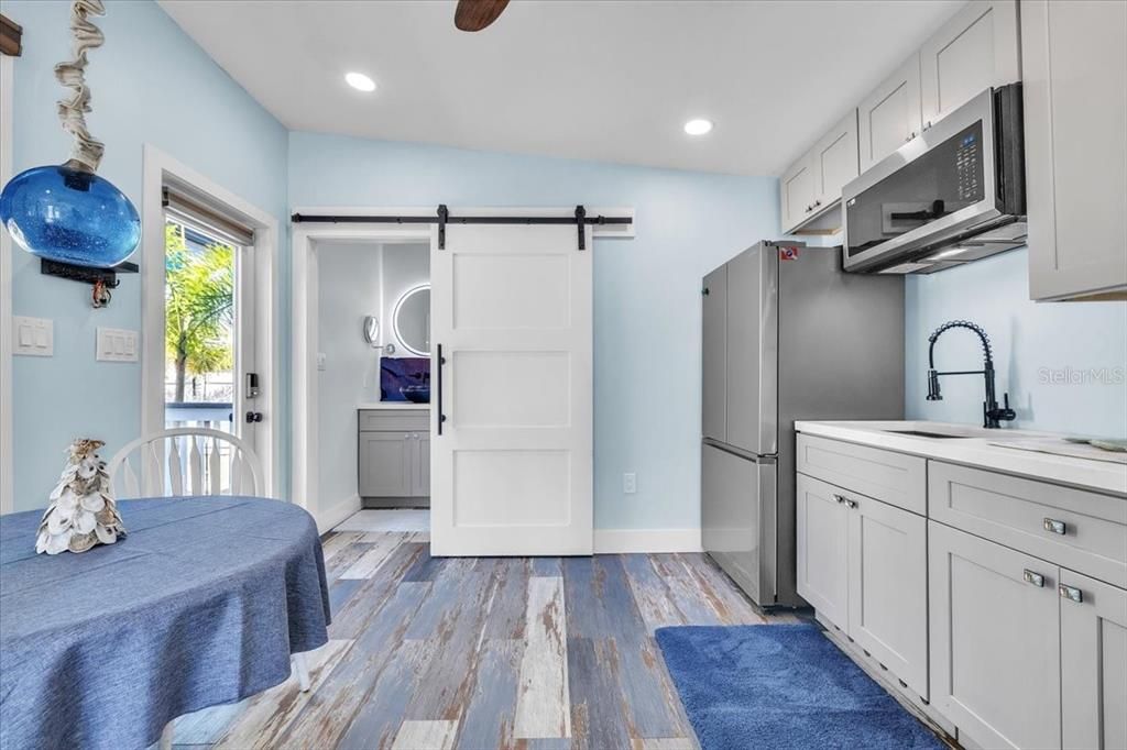 На продажу: $1,100,000 (4 спален, 4 ванн, 2402 Квадратных фут)